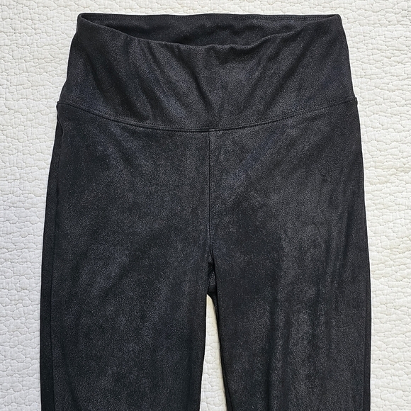 AMERICAN Eagle Faux Suede Black Leggins - Picture 3 of 7
